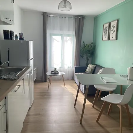 Au Repos De La Croix Rouge - Studios Et Apt Tout Equipes - Proche Gare Châtellerault Kamer foto
